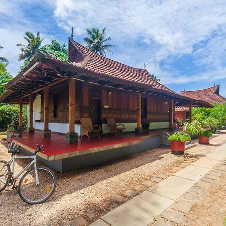 Stayvista At La Riva Heritage Villa With Bicycle Alappuzha Eksteriør bilde